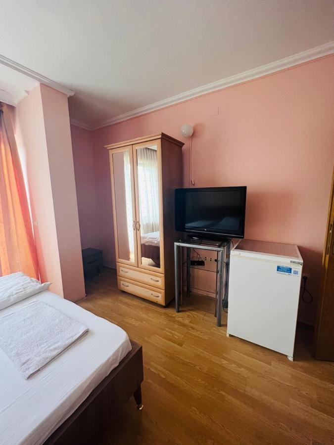 Guest House Velania 프리슈티나 외부 사진